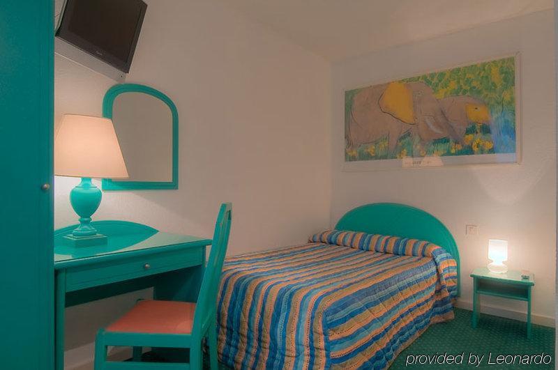 Croix De Malte Hotel Paris Bilik gambar
